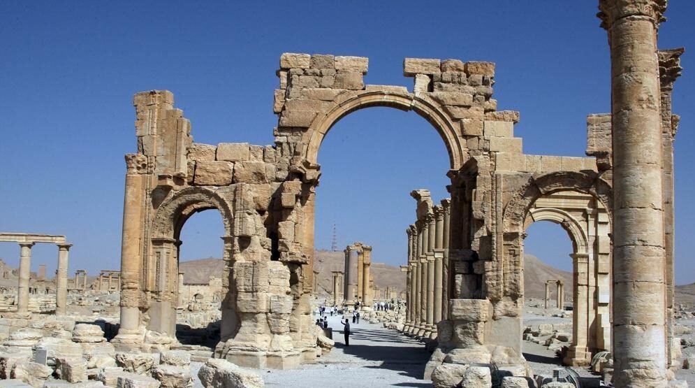 اكتب اربعة اسطر اتحدث فيها عن تراث الجمهورية العربية السورية