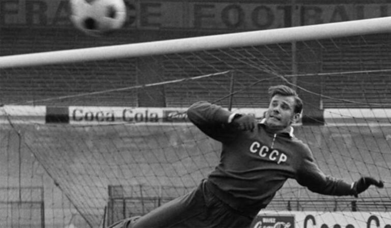 الحارس الوحيد الذي حقق الكرة الذهبية